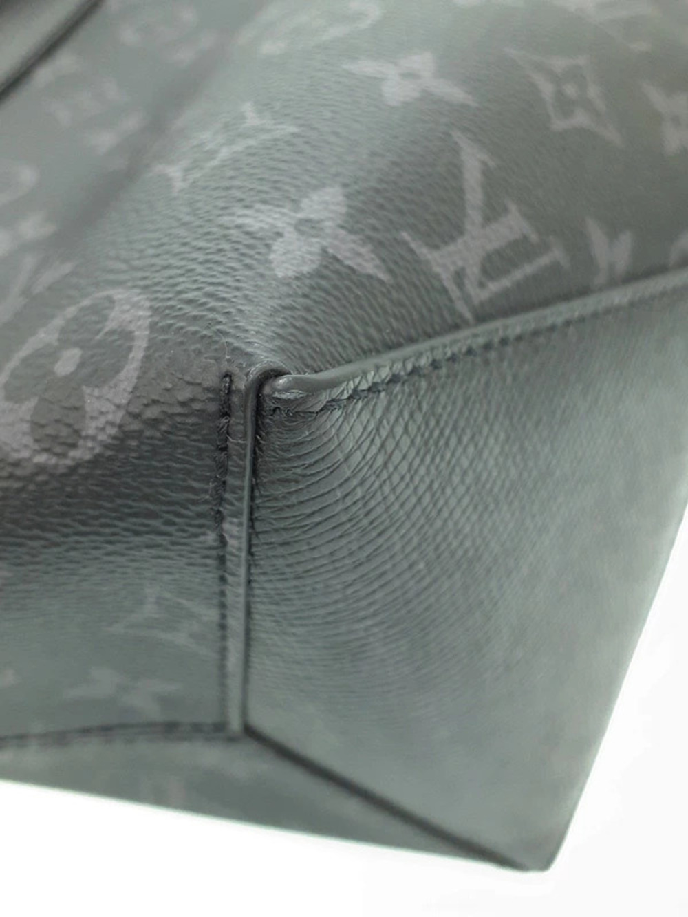 Louis Vuitton Taigarama Weekend Tote NM Bag - Picture 4 of 9